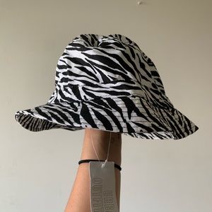 NWT zebra print urban outfitters bucket hat